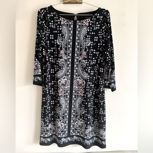 White House Black Market Floral Dress || size Large
